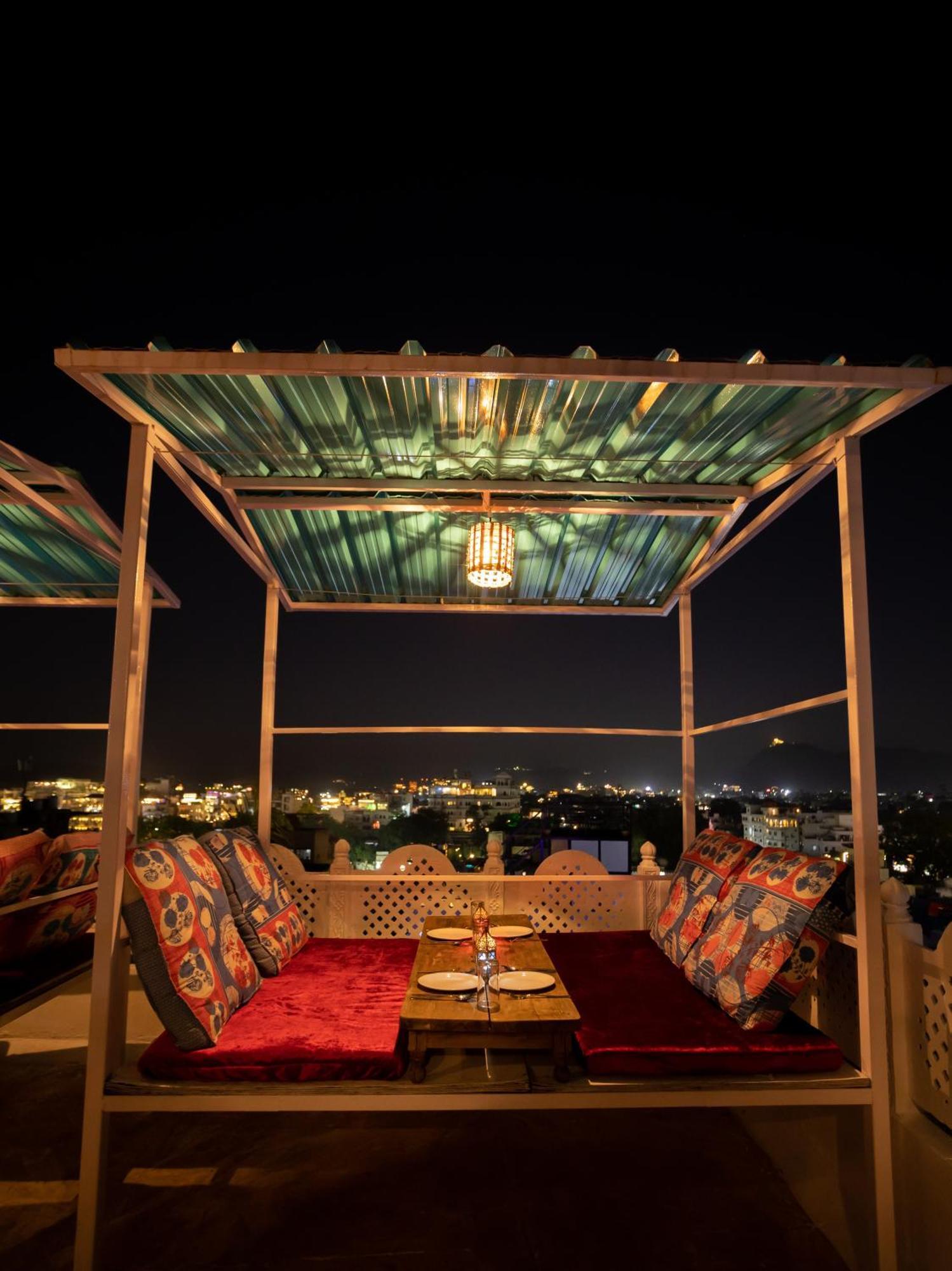 Krishna Stay Guest House Ουνταϊπούρ Εξωτερικό φωτογραφία
