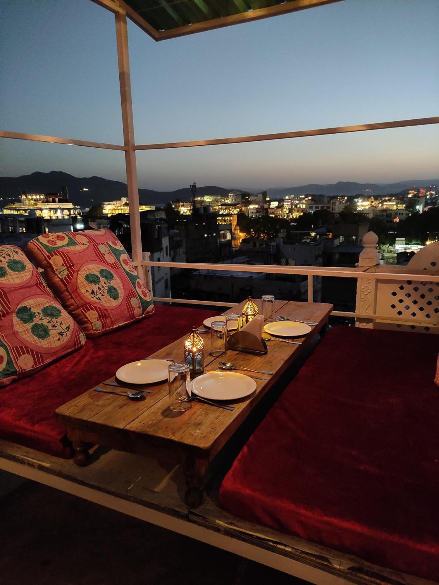 Krishna Stay Guest House Ουνταϊπούρ Εξωτερικό φωτογραφία