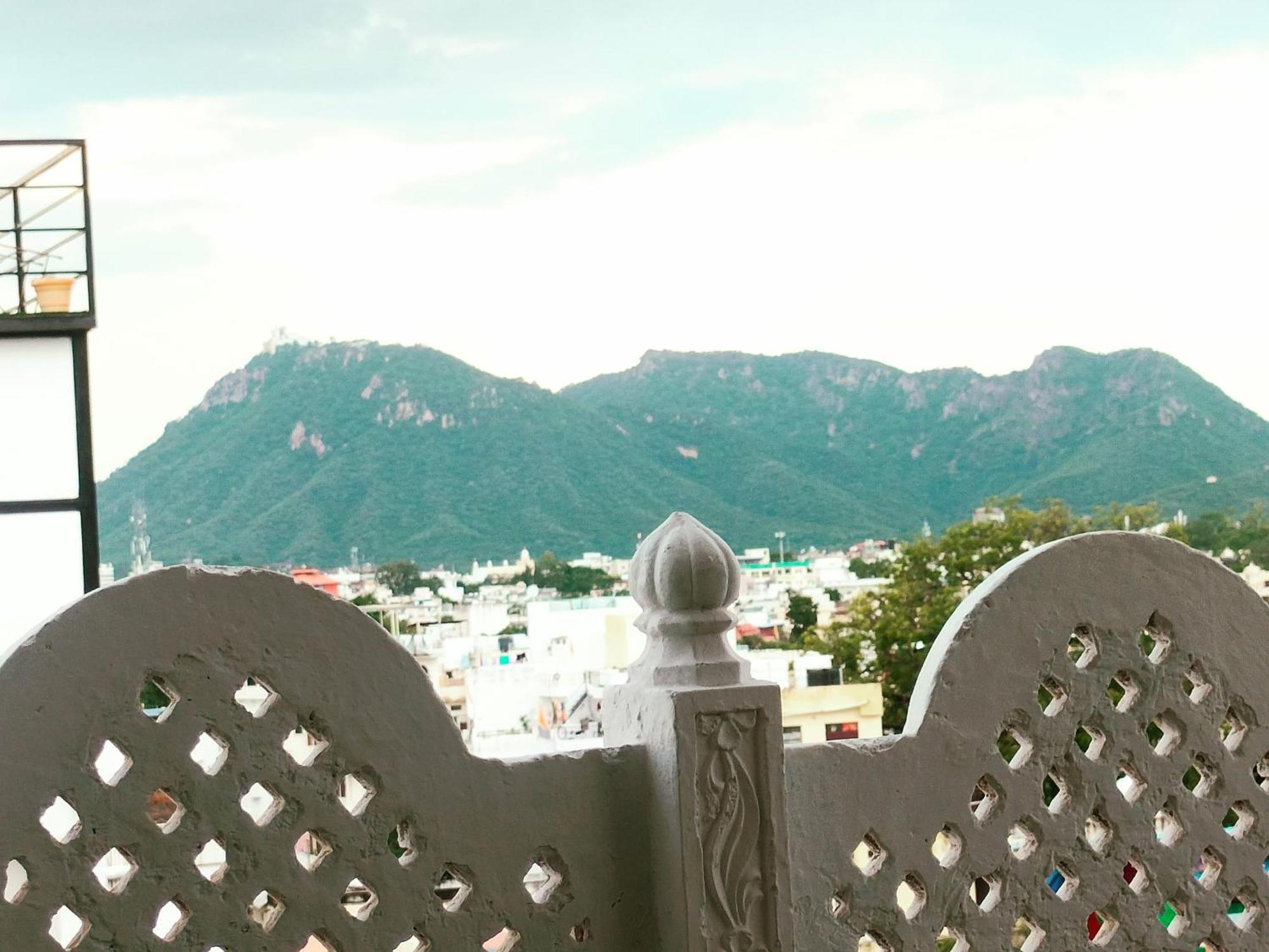 Krishna Stay Guest House Ουνταϊπούρ Εξωτερικό φωτογραφία