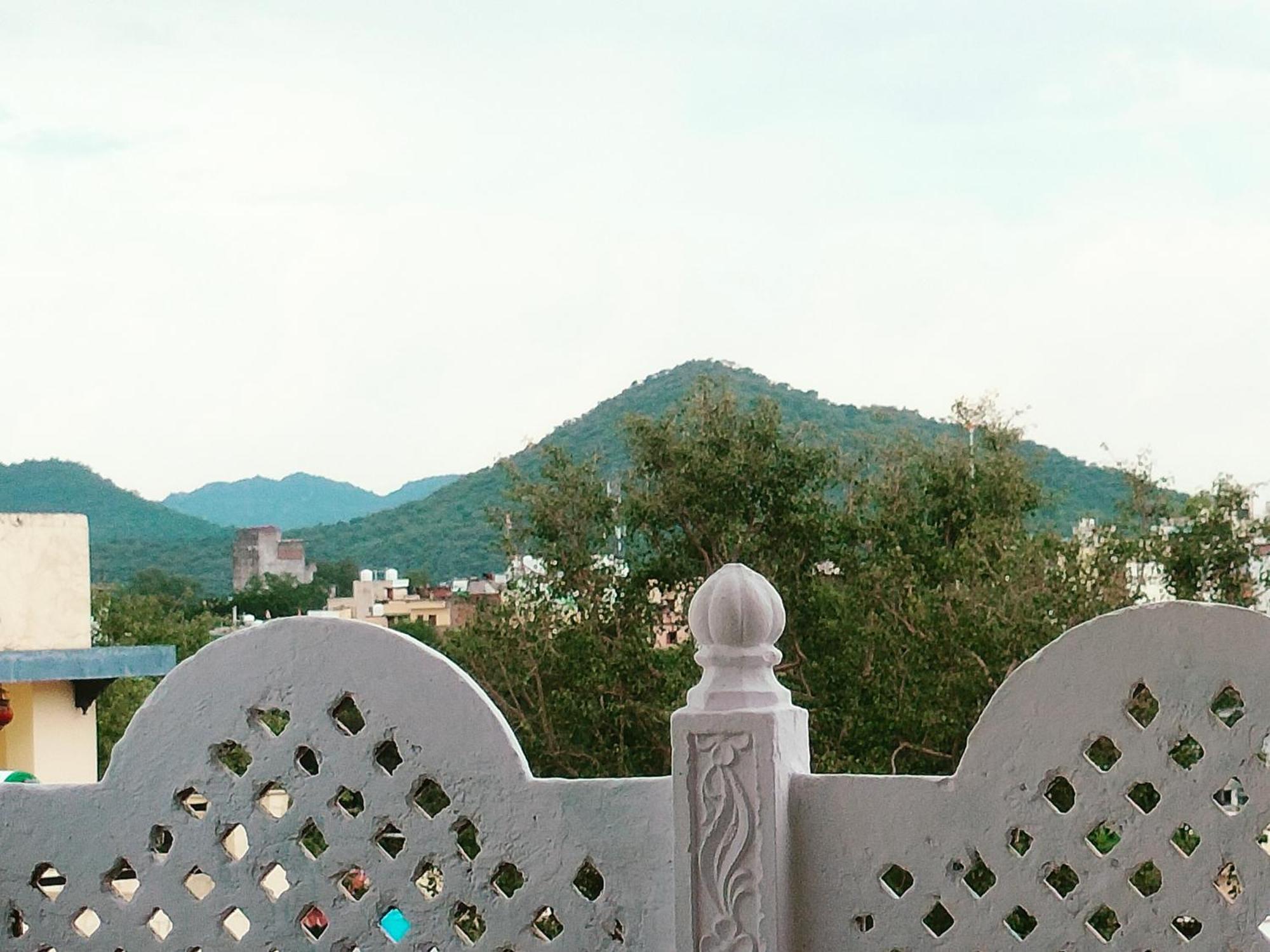 Krishna Stay Guest House Ουνταϊπούρ Εξωτερικό φωτογραφία