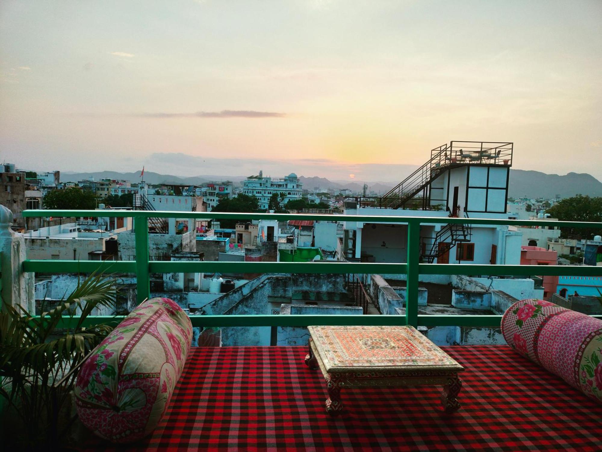 Krishna Stay Guest House Ουνταϊπούρ Εξωτερικό φωτογραφία